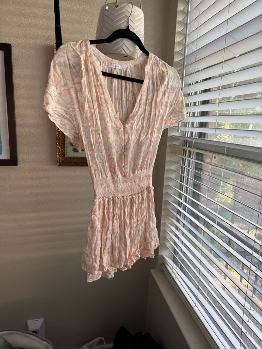 Olivaceous Cream-Peach Smocked Waist Short Tunic

Worn once